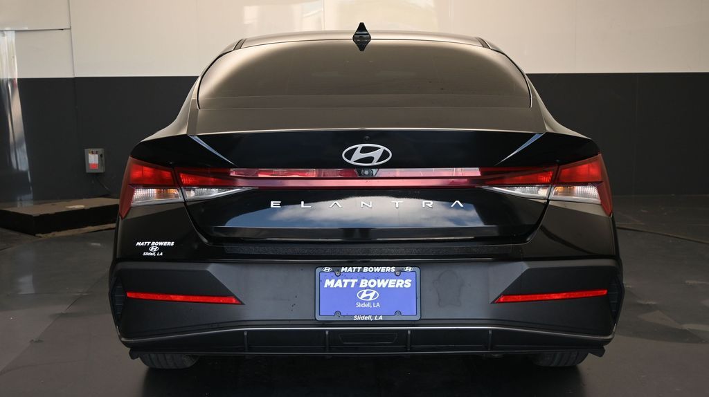 2024 Hyundai Elantra SEL - Photo 17