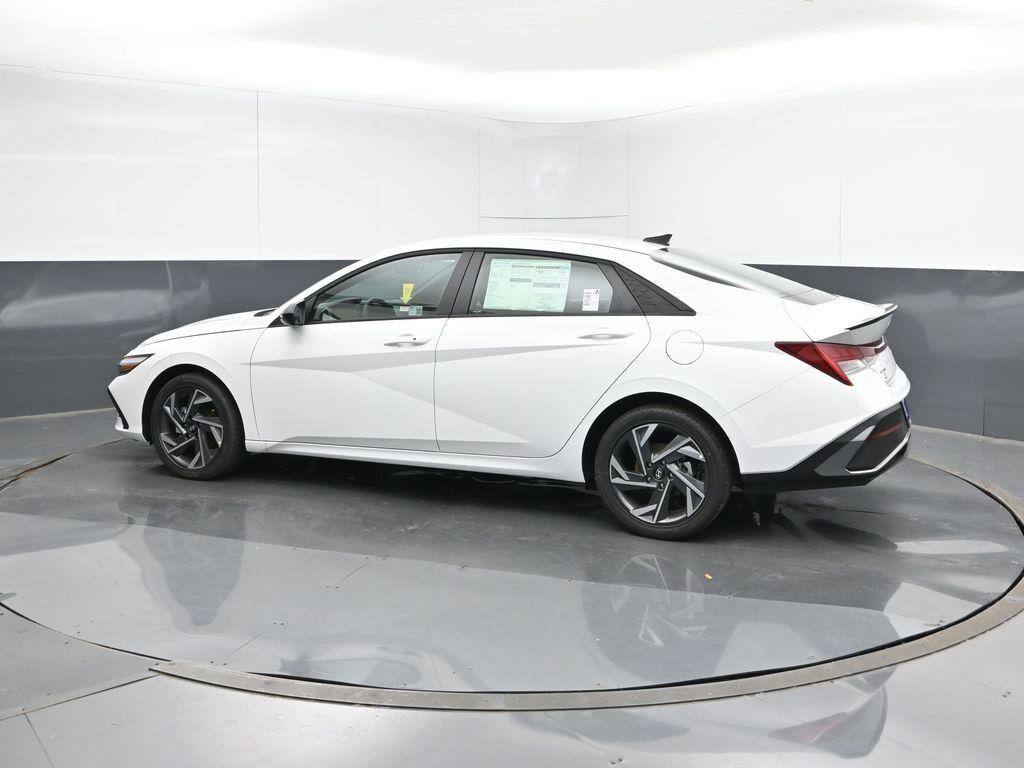 New 2025 Hyundai Elantra Hybrid SEL Sport Sedan