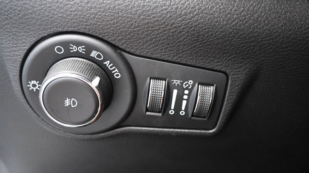 2022 Jeep Compass Latitude Lux - Photo 29
