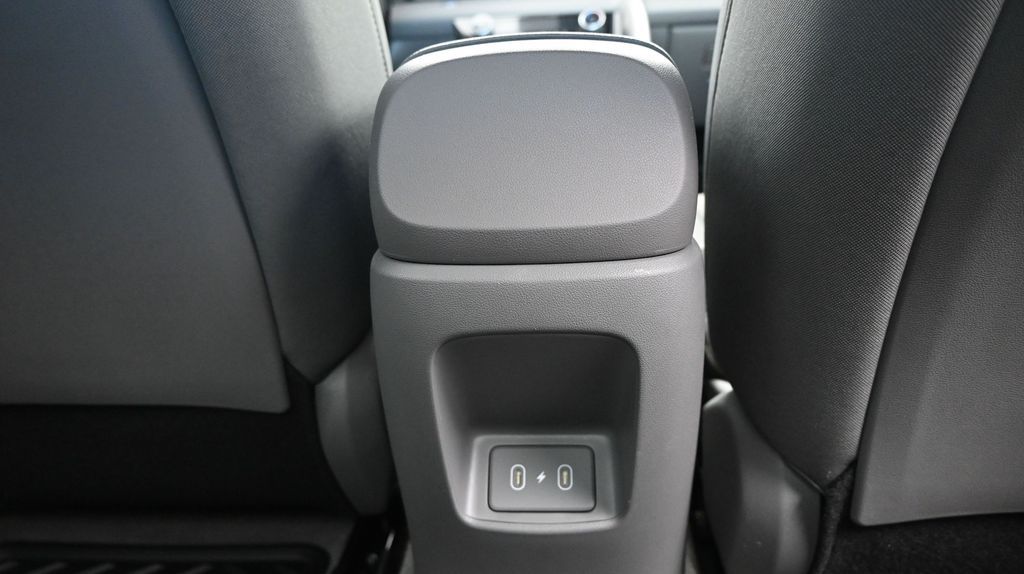 2025 Hyundai Elantra SEL - Photo 16