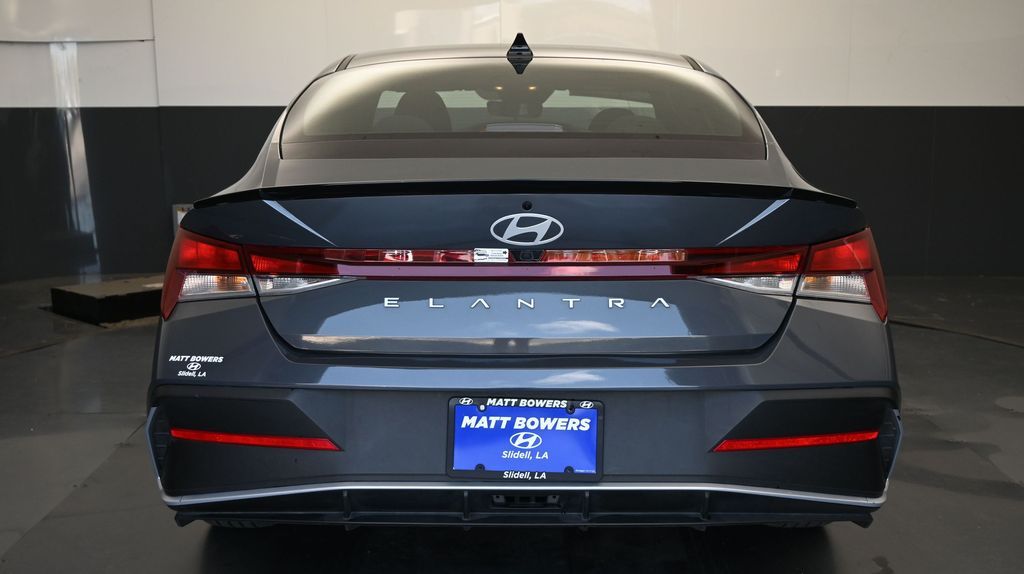 2025 Hyundai Elantra SEL - Photo 18