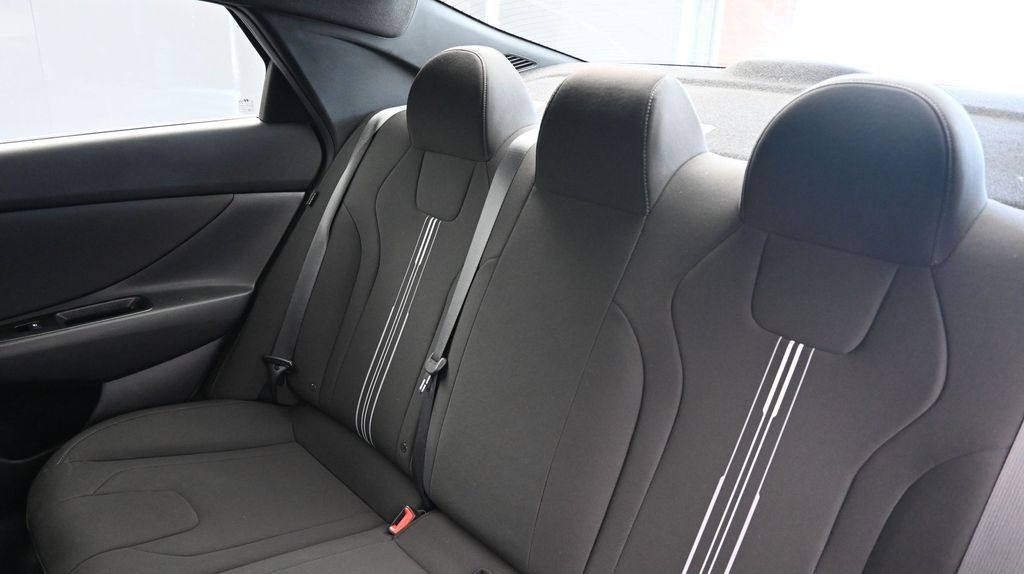 2025 Hyundai Elantra SEL - Photo 20
