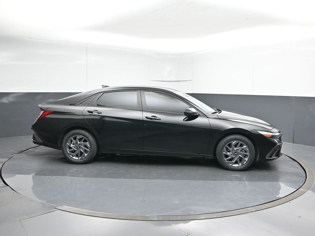 2024 Hyundai Elantra SEL - Photo 6