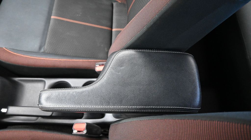2020 Nissan Versa Sedan SR - Photo 36