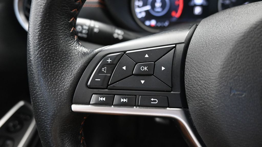 2020 Nissan Versa Sedan SR - Photo 28