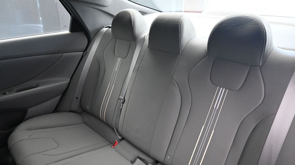 2025 Hyundai Elantra SEL - Photo 19