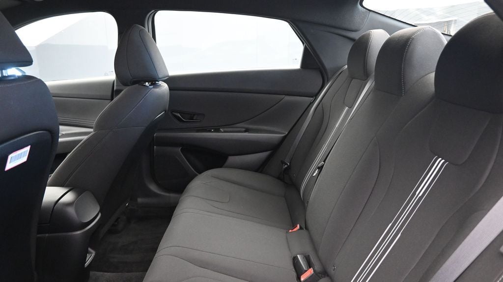 2025 Hyundai Elantra SEL - Photo 19