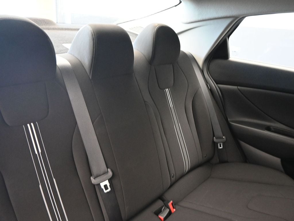 2024 Hyundai Elantra SEL - Photo 14
