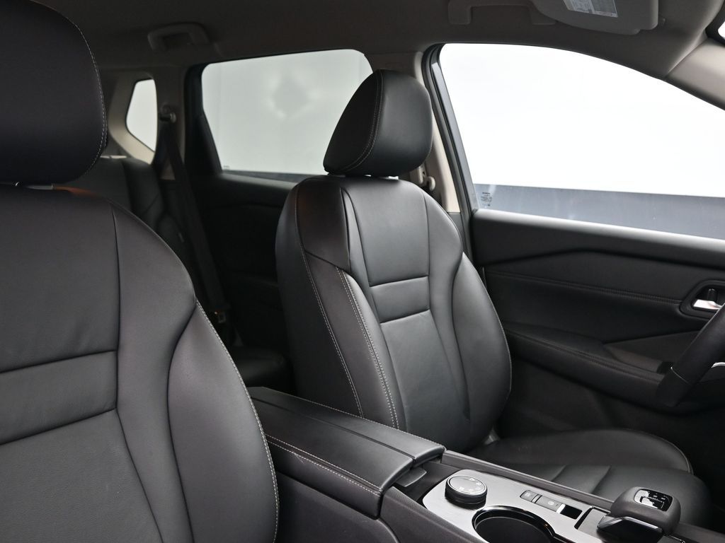 2024 Nissan Rogue SL - Photo 11