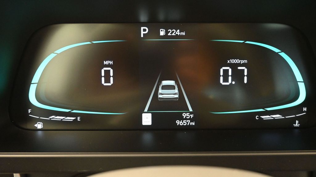 2025 Hyundai Elantra SEL - Photo 37