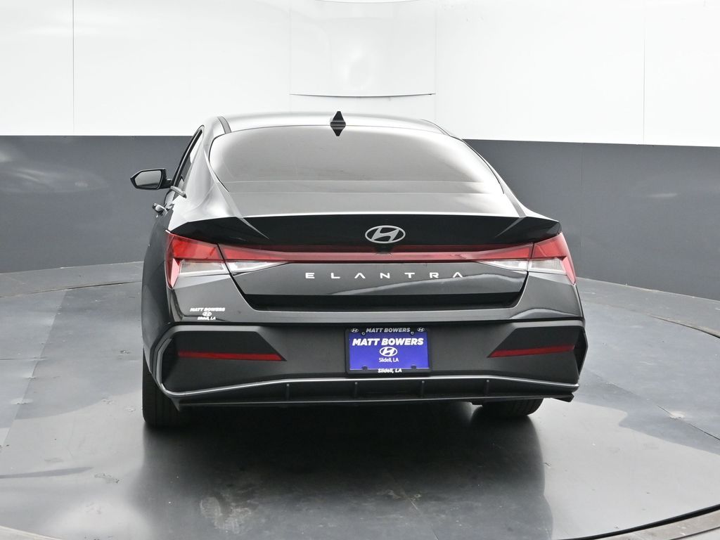 2024 Hyundai Elantra SEL - Photo 4