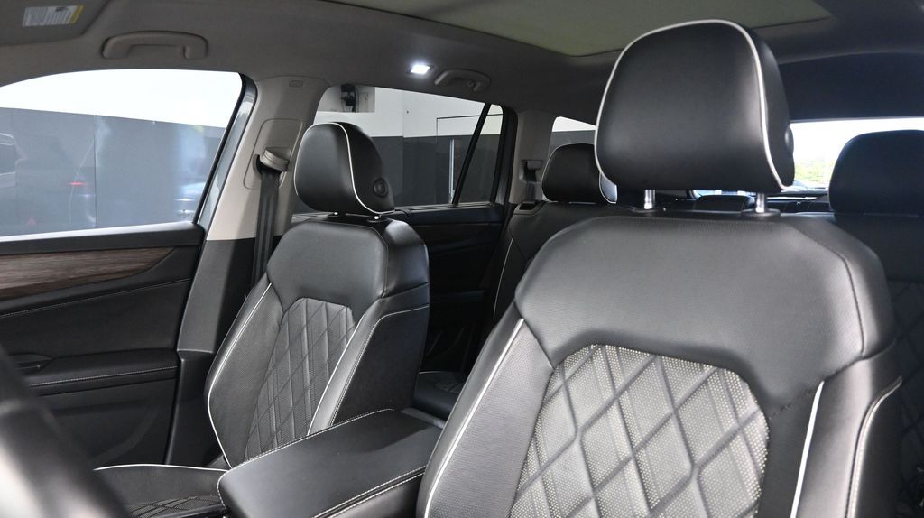 2024 Volkswagen Atlas SEL Premium R-Line - Photo 28