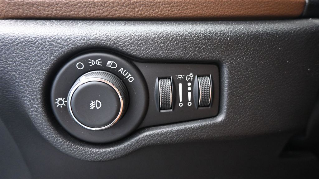 2020 Chrysler Pacifica Limited - Photo 31