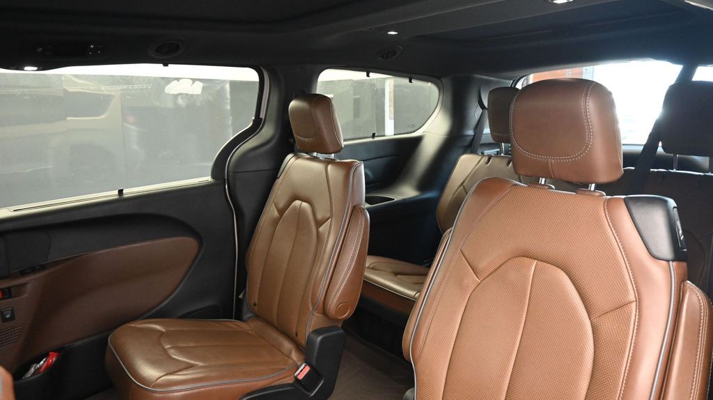 2020 Chrysler Pacifica Limited - Photo 21