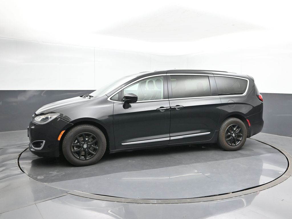 2020 Chrysler Pacifica Touring L photo 2