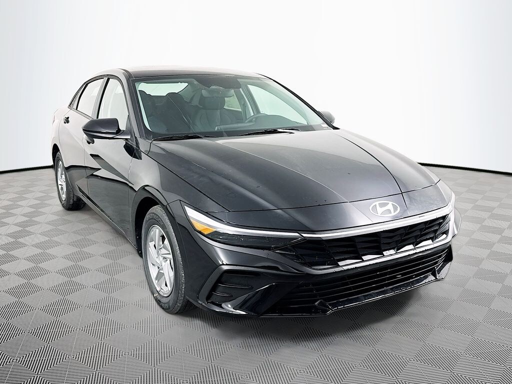 New 2026 Hyundai Elantra SE Sedan
