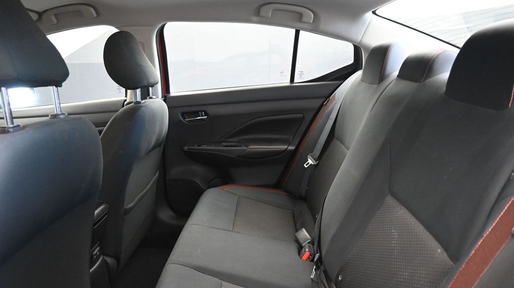 2020 Nissan Versa Sedan SR - Photo 18