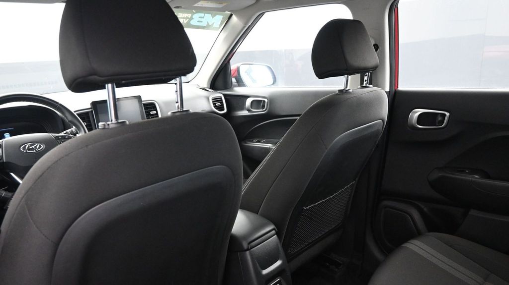 2025 Hyundai Venue SEL - Photo 21