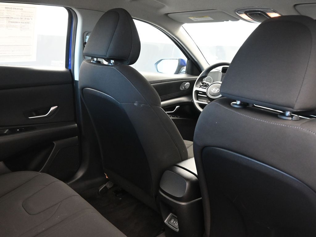2024 Hyundai Elantra SEL - Photo 15