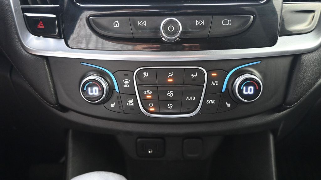 2022 Chevrolet Traverse 1LT - Photo 38