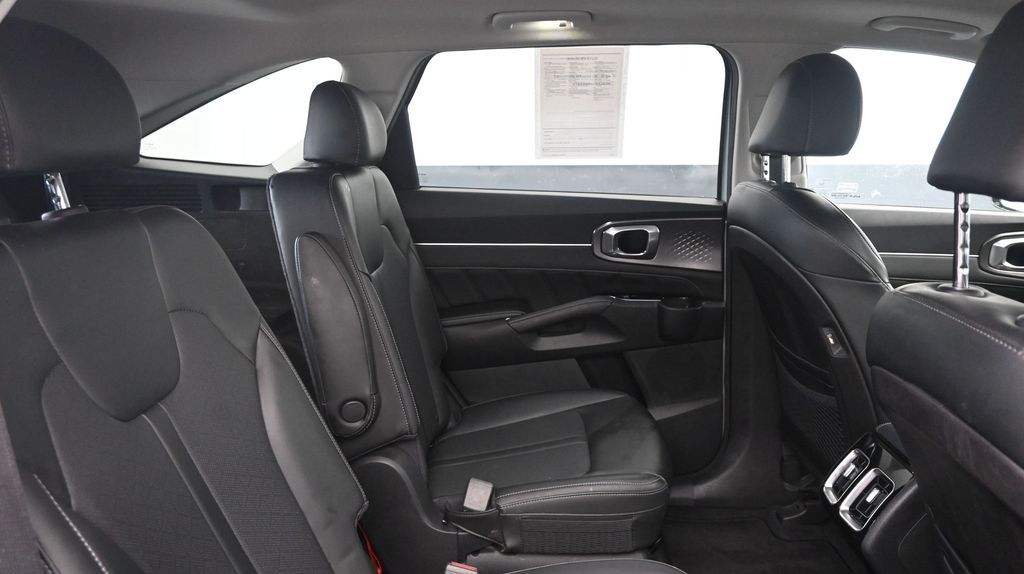 2022 Kia Sorento SX - Photo 13