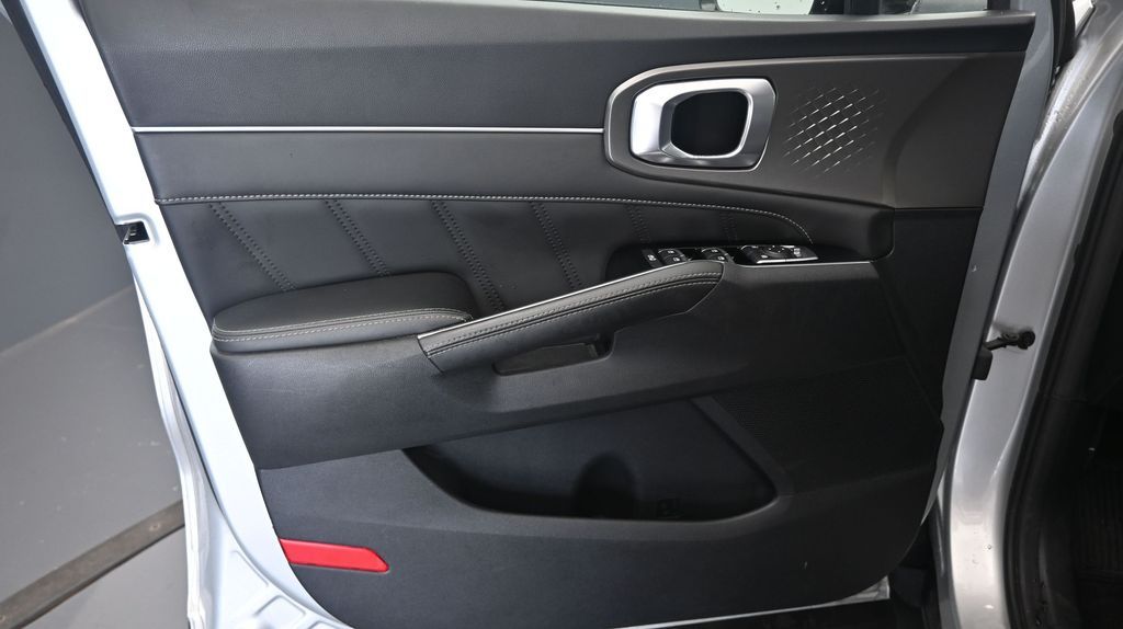 2022 Kia Sorento SX - Photo 24