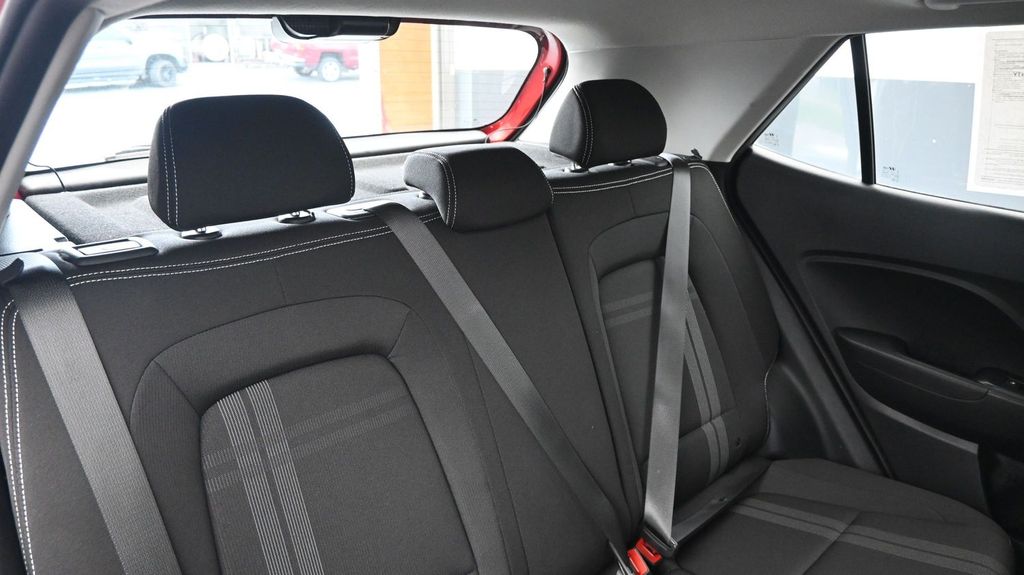 2025 Hyundai Venue SEL - Photo 15