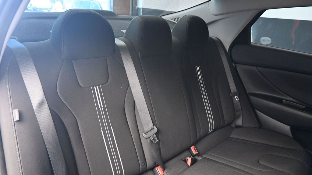 2024 Hyundai Elantra SEL - Photo 14