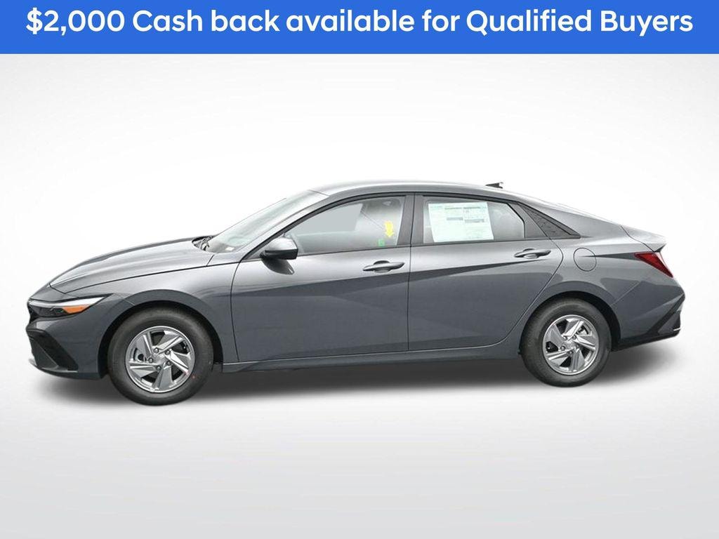 New 2026 Hyundai Elantra SE Sedan