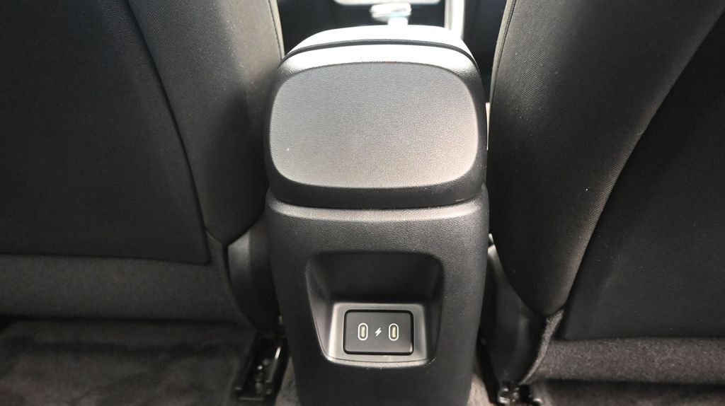 2025 Hyundai Elantra SEL - Photo 17