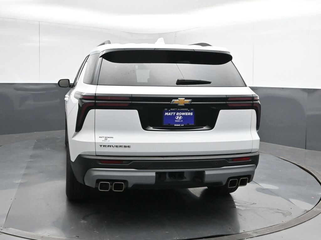 Used 2025 Chevrolet Traverse SUV