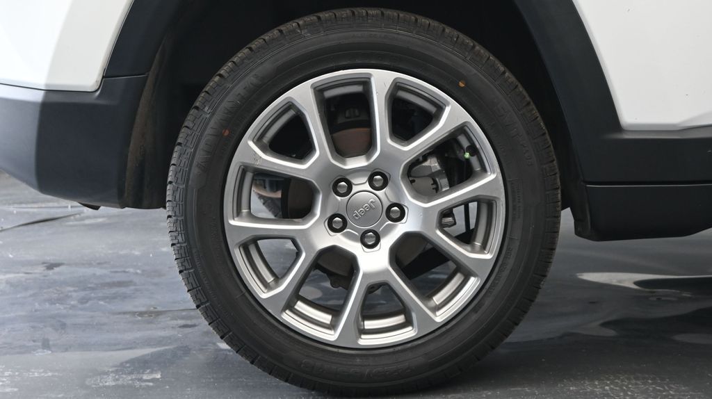 2022 Jeep Compass Latitude Lux - Photo 9
