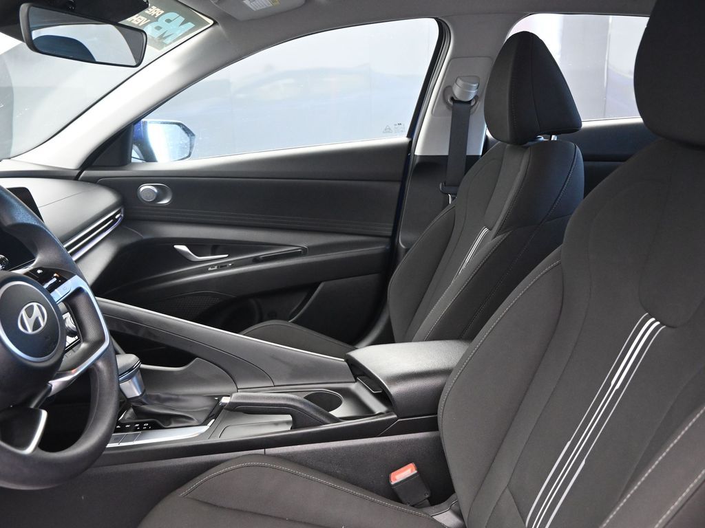 2024 Hyundai Elantra SEL - Photo 22