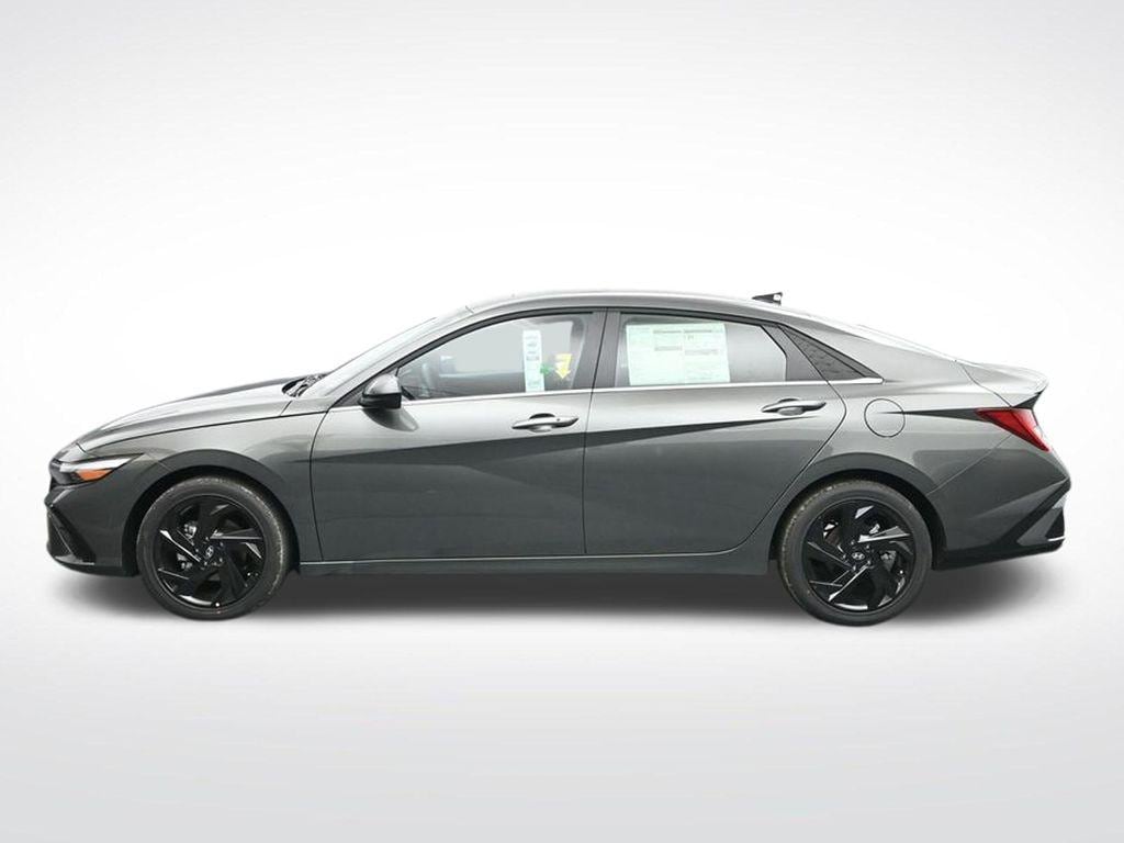 New 2026 Hyundai Elantra SEL Sport Sedan