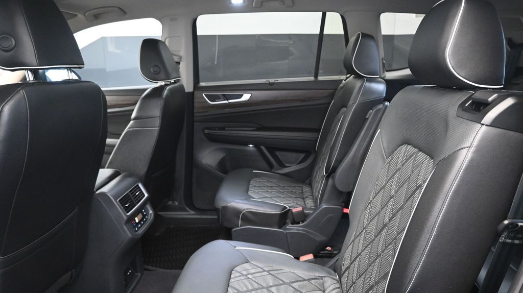 2024 Volkswagen Atlas SEL Premium R-Line - Photo 21