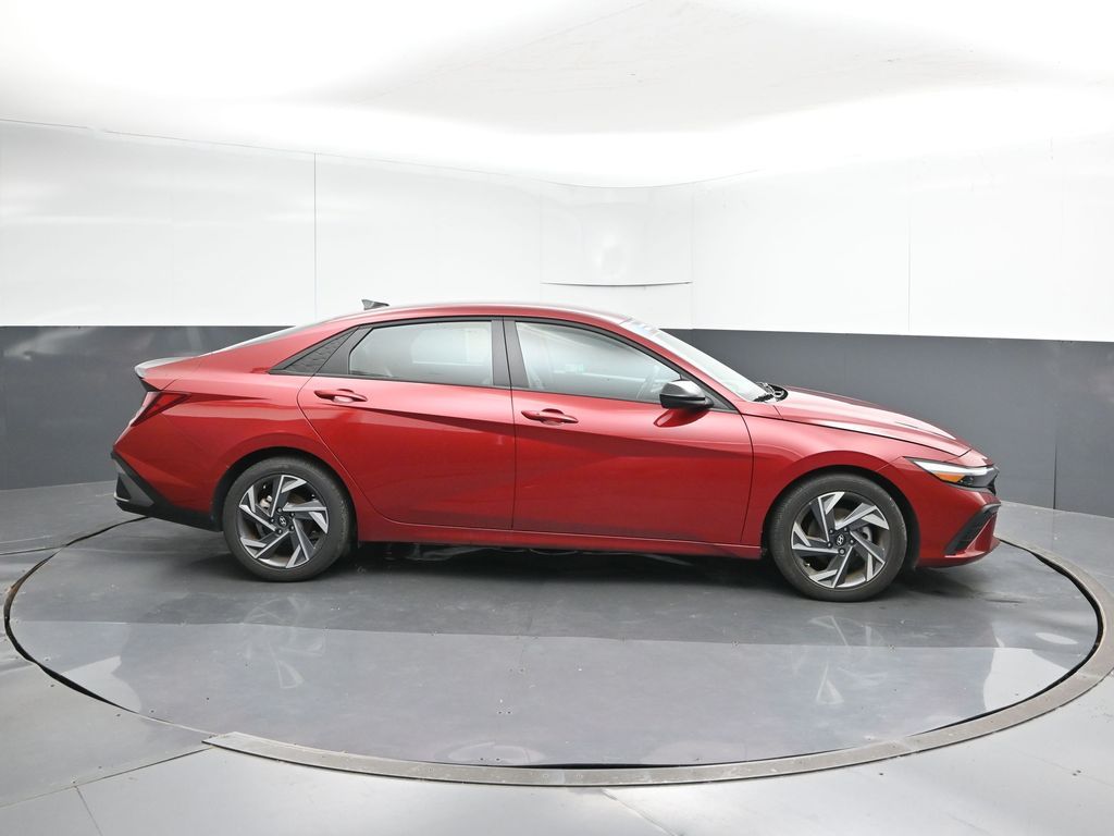 2025 Hyundai Elantra SEL - Photo 6