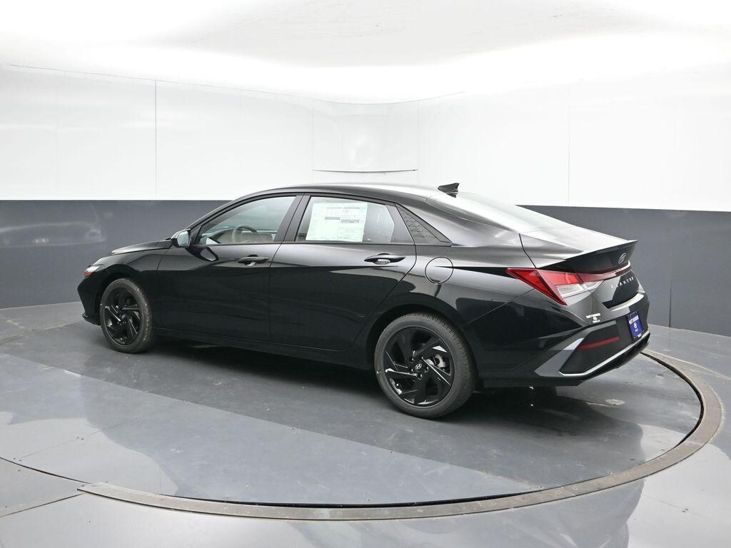 New 2026 Hyundai Elantra SEL Sport Sedan