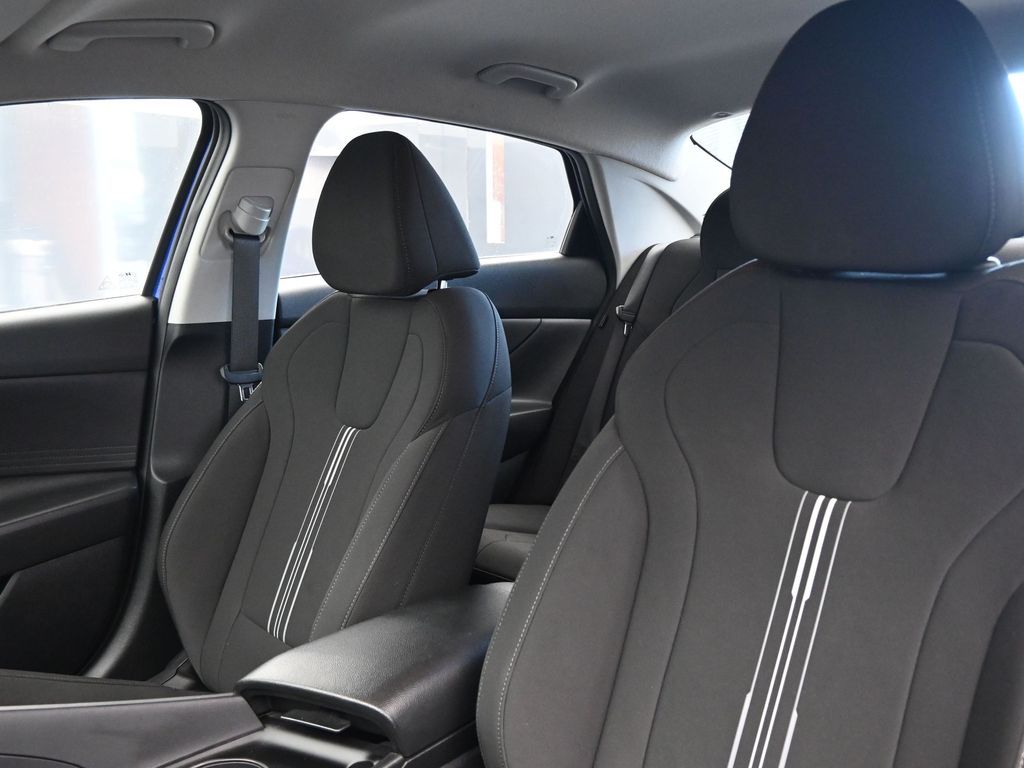 2024 Hyundai Elantra SEL - Photo 23