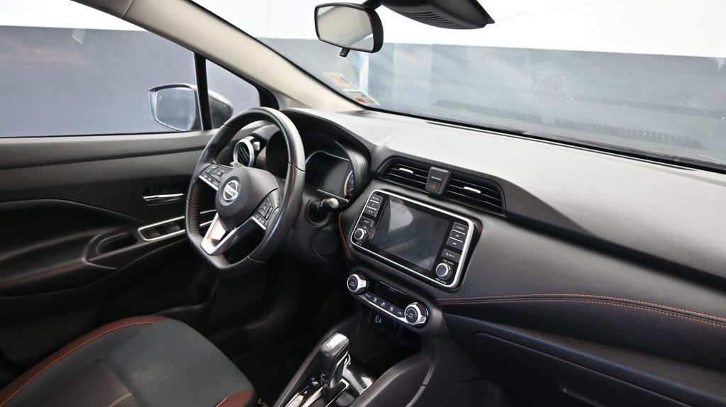 2020 Nissan Versa Sedan SR - Photo 12