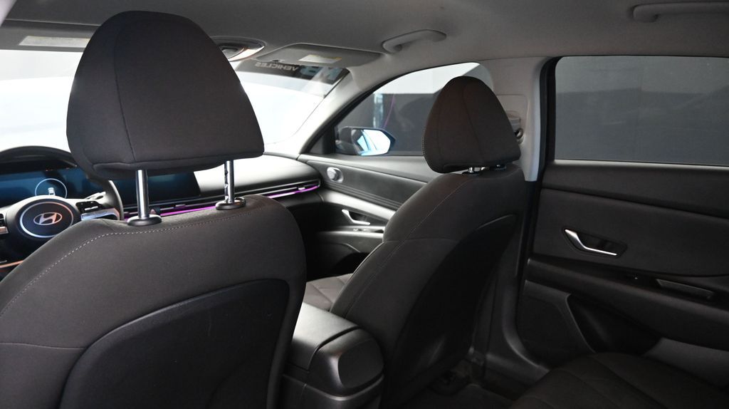 2024 Hyundai Elantra SEL - Photo 20