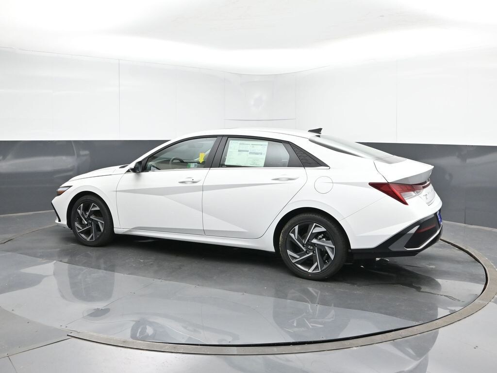 Certified 2025 Hyundai Elantra Sedan