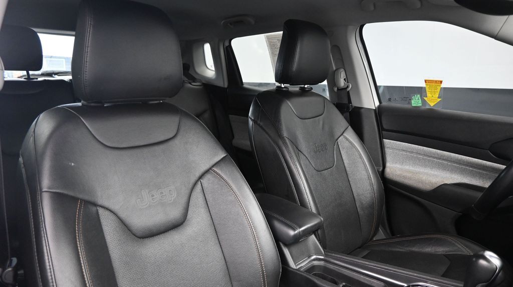 2022 Jeep Compass Latitude Lux - Photo 11