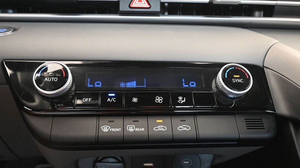 2025 Hyundai Elantra SEL - Photo 32
