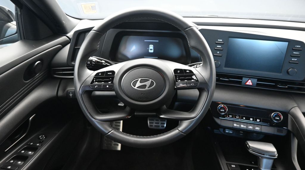 2025 Hyundai Elantra SEL - Photo 27