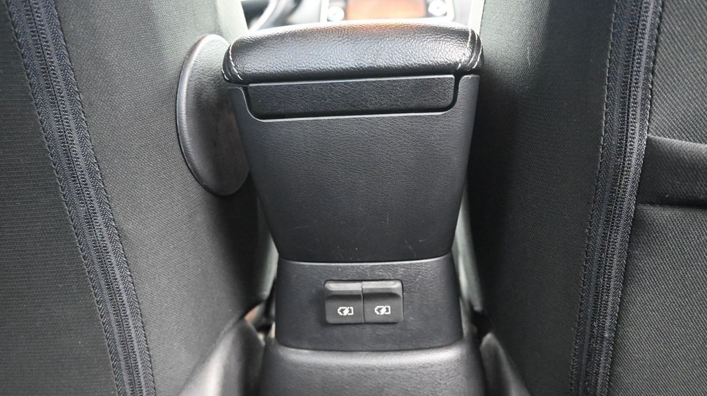 2020 Nissan Versa Sedan SR - Photo 16