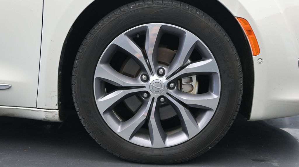 2020 Chrysler Pacifica Limited - Photo 9