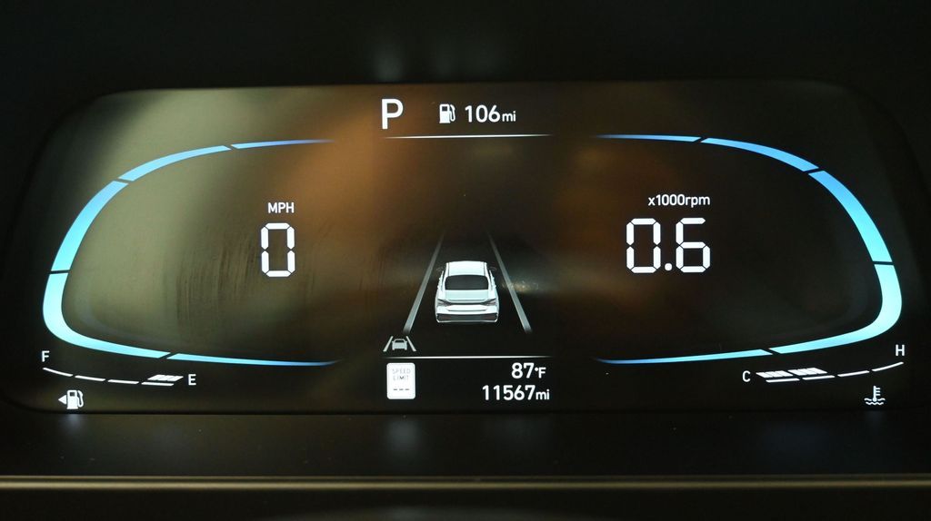 2025 Hyundai Elantra SEL - Photo 37