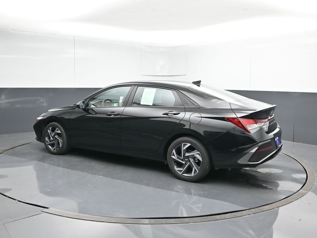 Used 2025 Hyundai Elantra Sedan