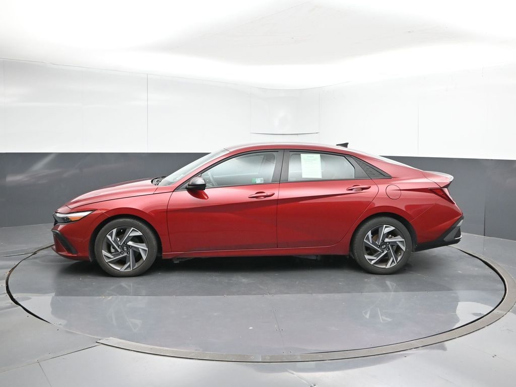 Used 2025 Hyundai Elantra Sedan