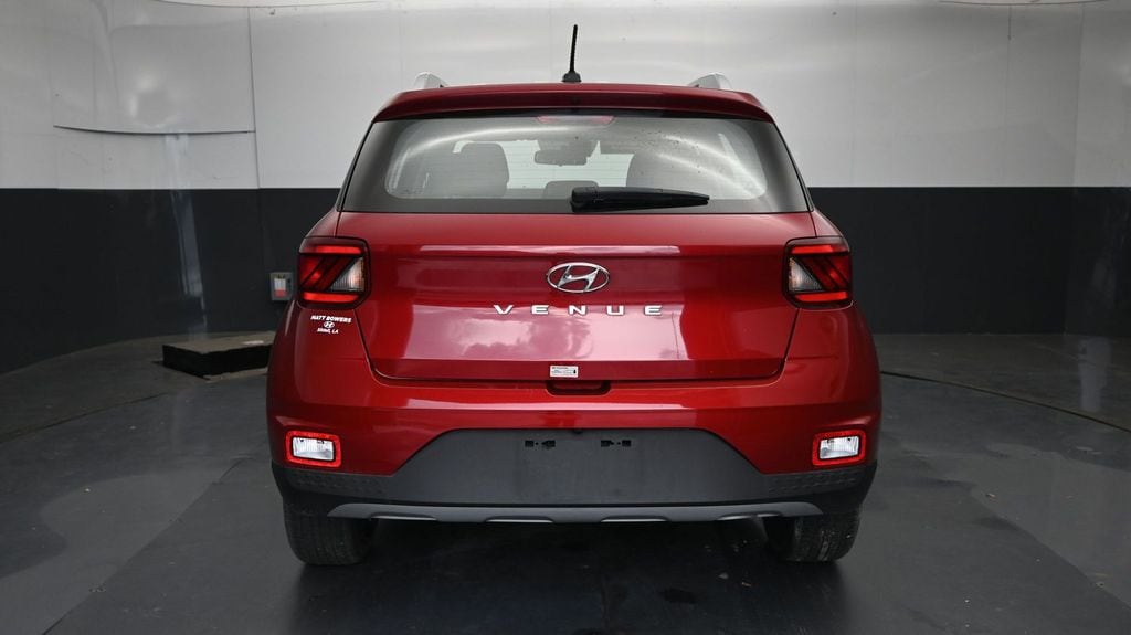 2025 Hyundai Venue SEL - Photo 17